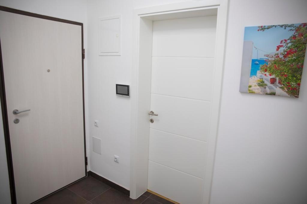 Apartment Divine โมสตาร์ ภายนอก รูปภาพ