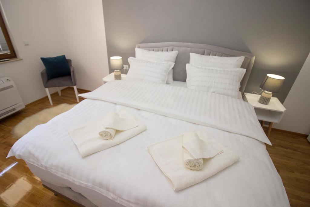 Apartment Divine โมสตาร์ ภายนอก รูปภาพ