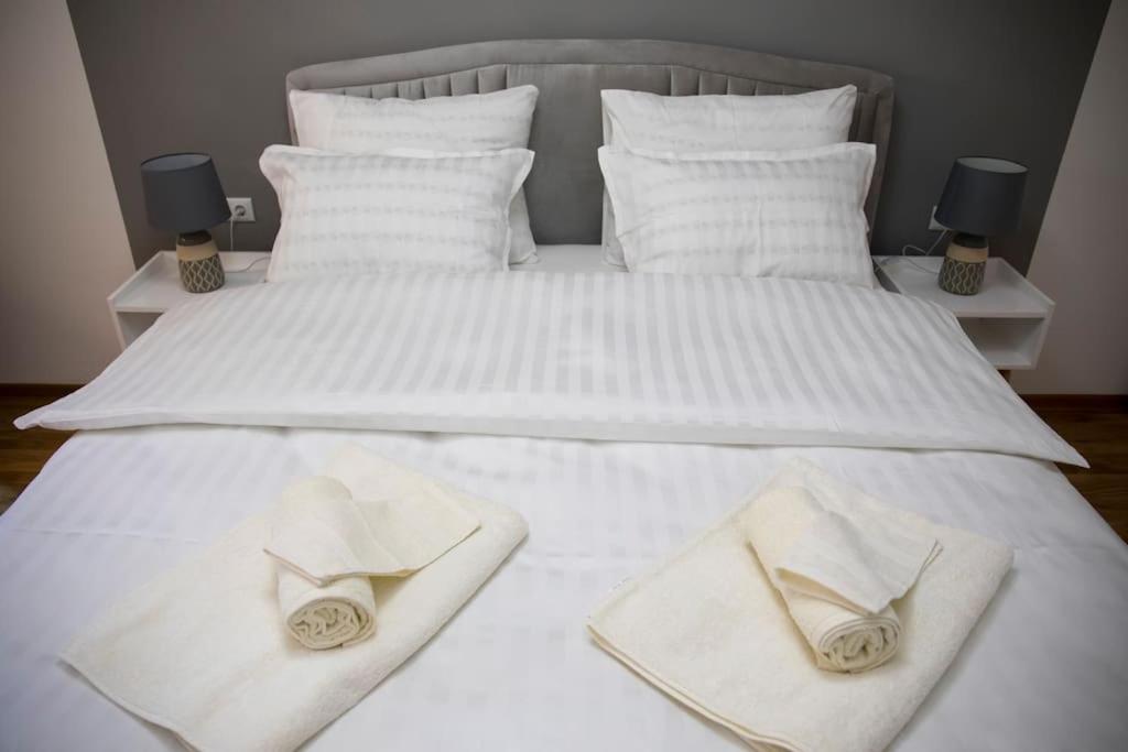 Apartment Divine โมสตาร์ ภายนอก รูปภาพ
